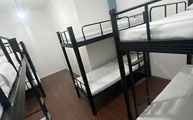 Lime Lite Manila Hostel