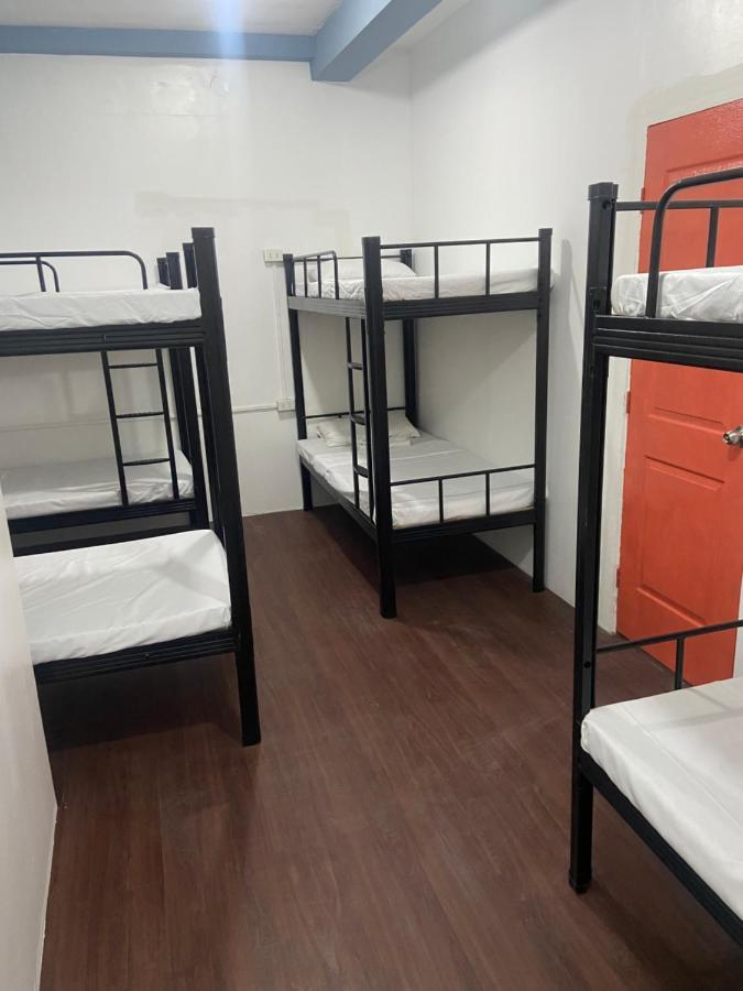 Lime Lite Manila Hostel マカティ エクステリア 写真