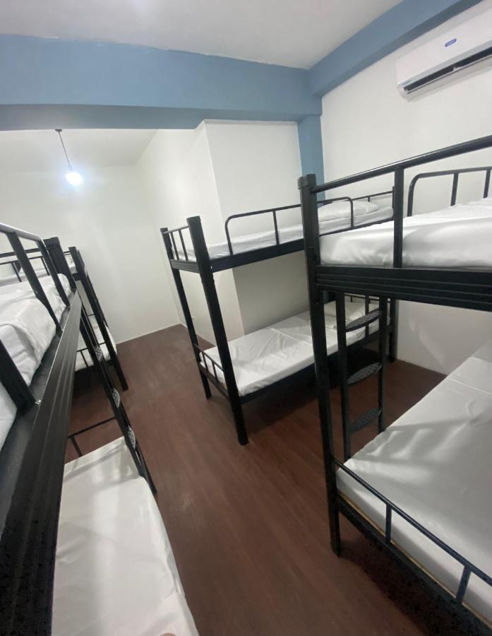 Lime Lite Manila Hostel マカティ エクステリア 写真