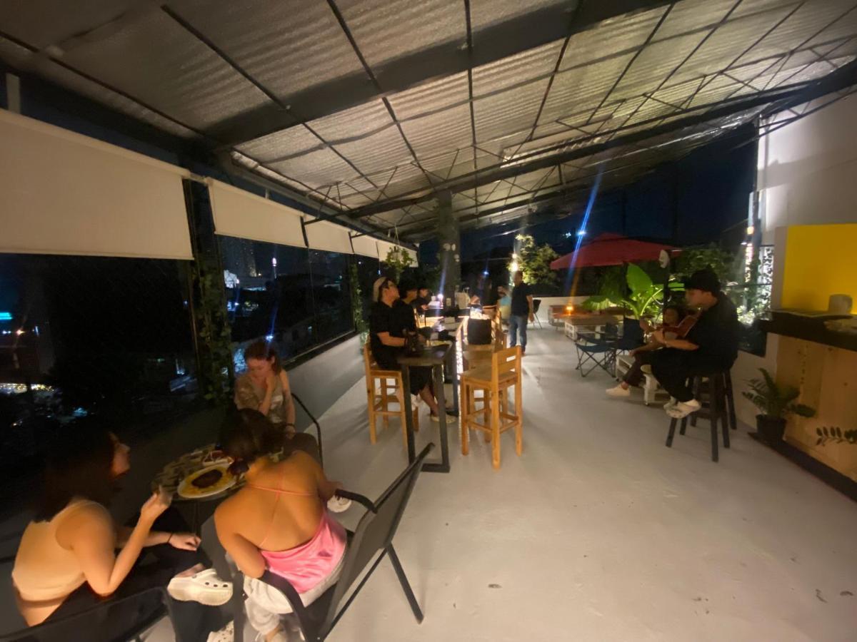 Lime Lite Manila Hostel マカティ エクステリア 写真