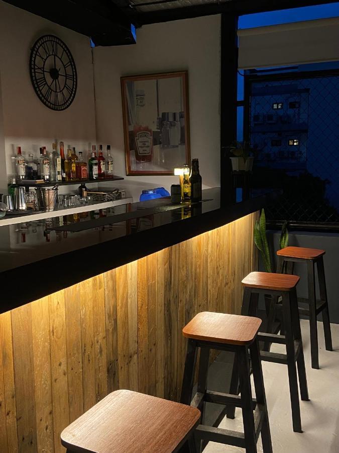 Lime Lite Manila Hostel マカティ エクステリア 写真